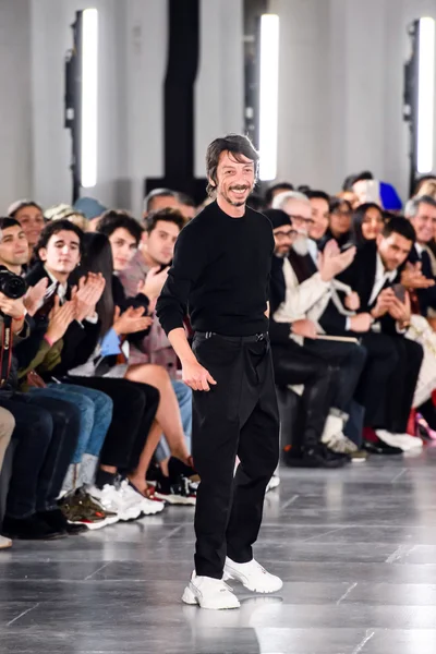 Look 50